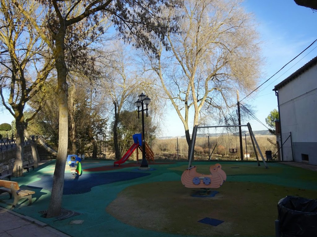 Parque Trasiglesia en Dueñas, Palencia PequeMap Lugares, rutas y
